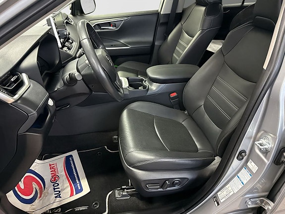 Toyota RAV4 12 of 29