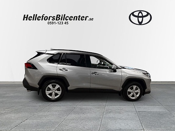 Toyota RAV4 17 of 29