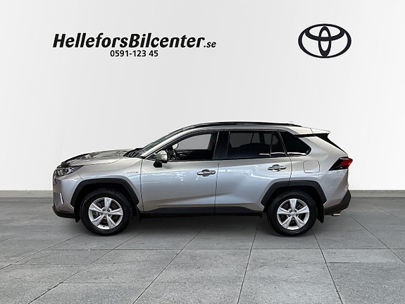 Toyota RAV4 3 of 5