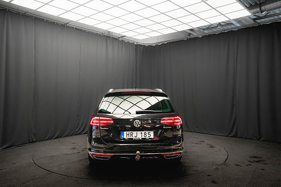Volkswagen Passat 7 of 27