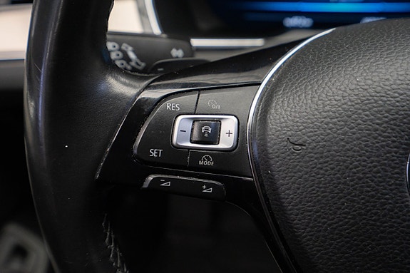 Volkswagen Passat 18 of 27