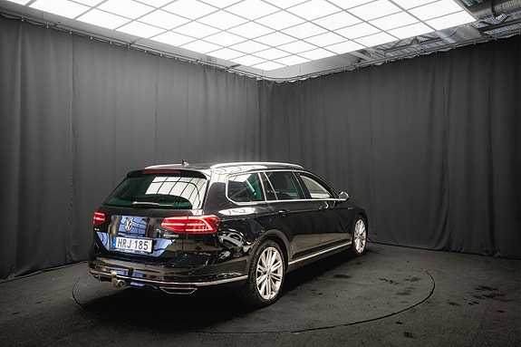 Volkswagen Passat 6 of 27