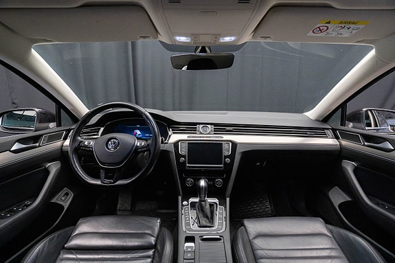 Volkswagen Passat 14 of 27