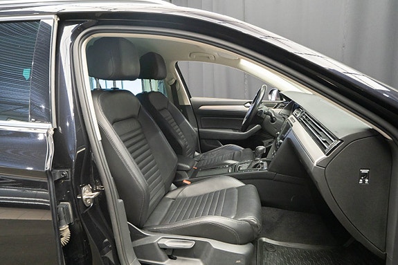 Volkswagen Passat 17 of 27