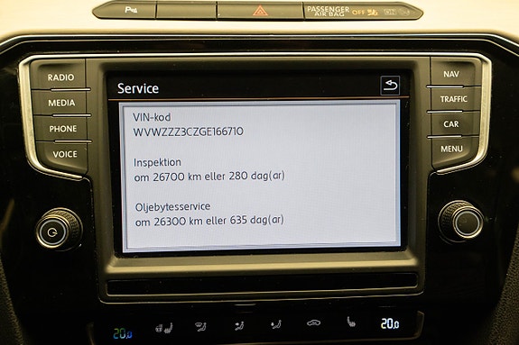 Volkswagen Passat 20 of 27