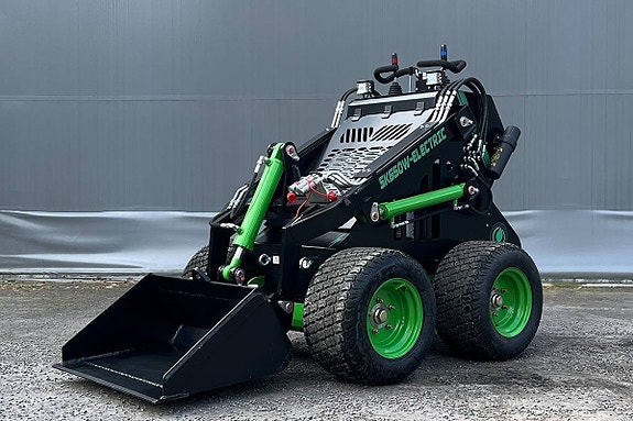 Skid Steer SK650 - Minilastare - Hjuldriven - BENSIN / EL