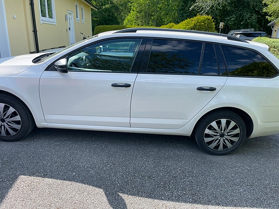 Skoda Octavia 3 of 5