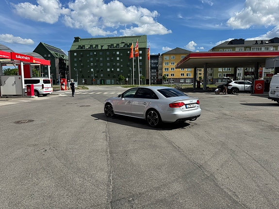Audi A4 5 of 12