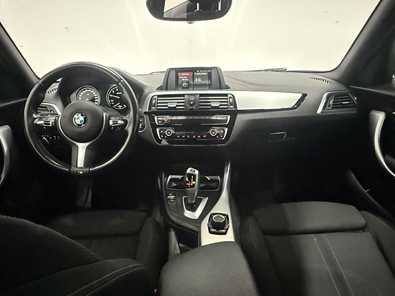 BMW 118i 8 of 10