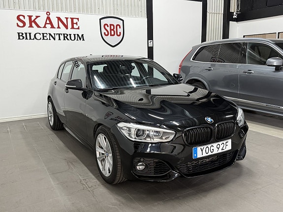 BMW 118i 3 of 5