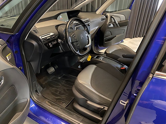 Citroen C4 Picasso 28 of 30