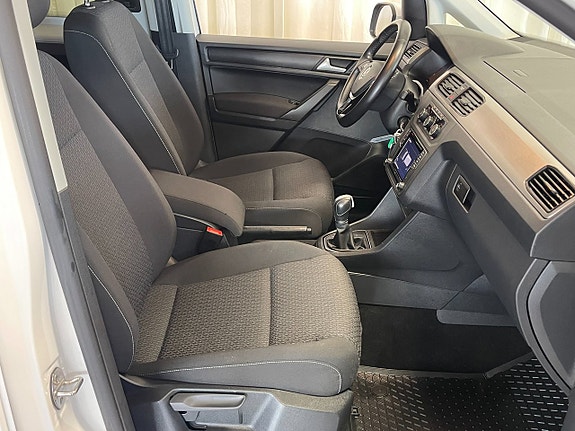 Volkswagen Caddy Maxi 10 of 19
