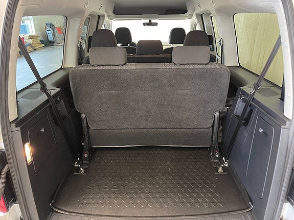 Volkswagen Caddy Maxi 18 of 19
