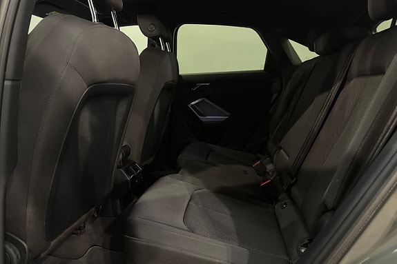 Audi Q3 21 of 23