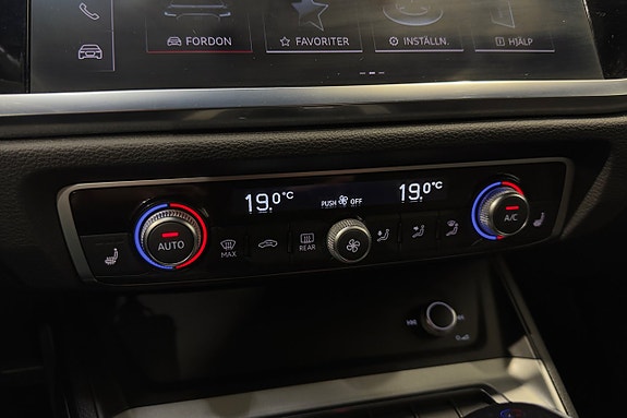 Audi Q3 18 of 23