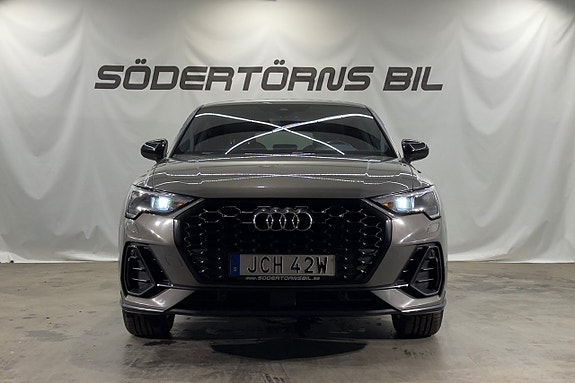 Audi Q3 4 of 5
