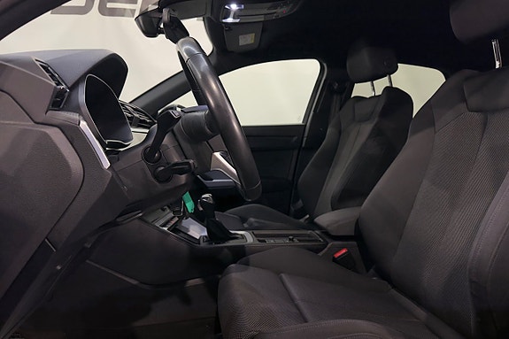 Audi Q3 7 of 23