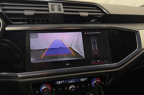 Audi Q3 16 of 23