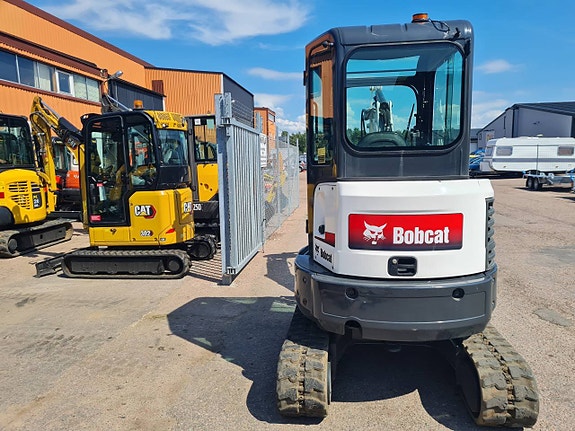 MINIGRÄVARE BOBCAT E25 2,5 ton NY TILT & NYA SKOPOR 6 of 9