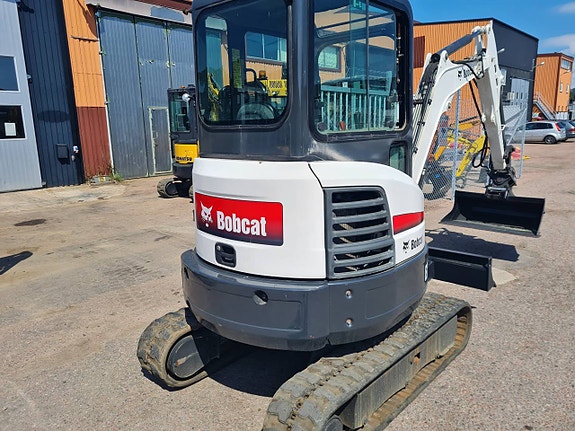 MINIGRÄVARE BOBCAT E25 2,5 ton NY TILT & NYA SKOPOR 3 of 9