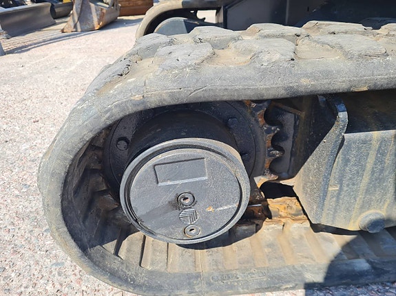 MINIGRÄVARE BOBCAT E25 2,5 ton NY TILT & NYA SKOPOR 8 of 9