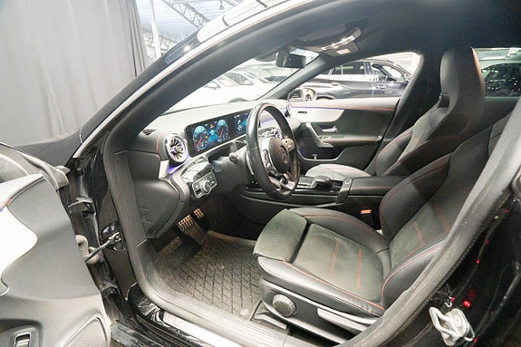 Mercedes-Benz CLA180 14 of 21