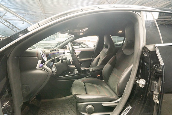 Mercedes-Benz CLA180 15 of 21