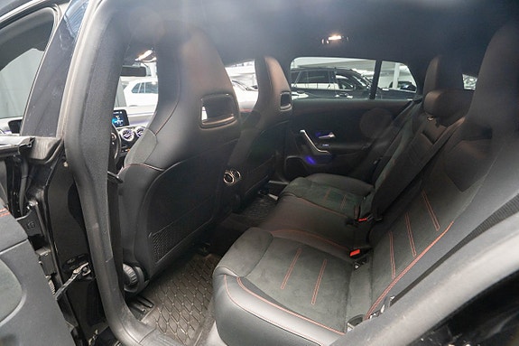 Mercedes-Benz CLA180 18 of 21