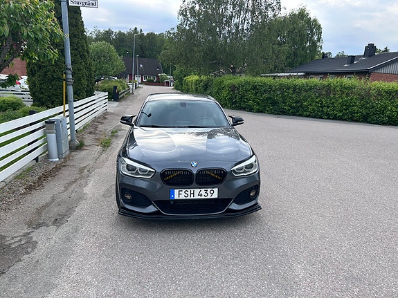 BMW 120d 2 of 5