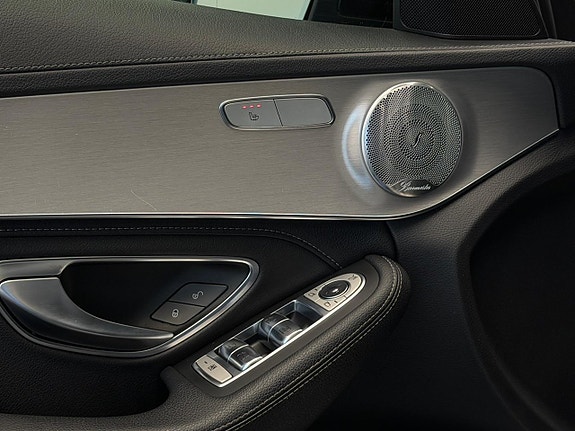 Mercedes-Benz C63 18 of 30