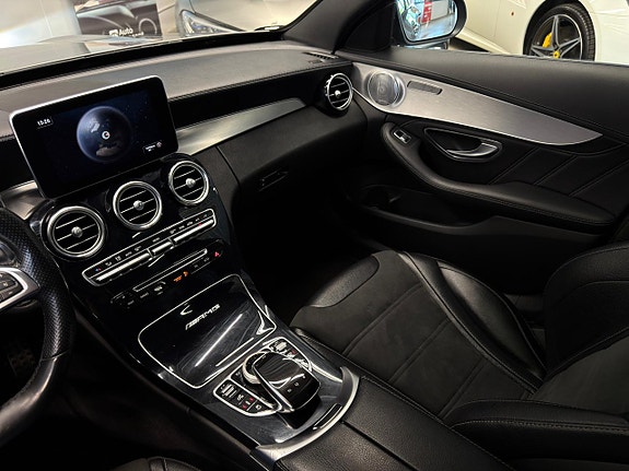 Mercedes-Benz C63 28 of 30