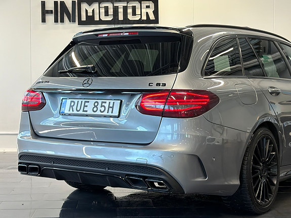 Mercedes-Benz C63 8 of 30