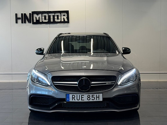 Mercedes-Benz C63 3 of 5