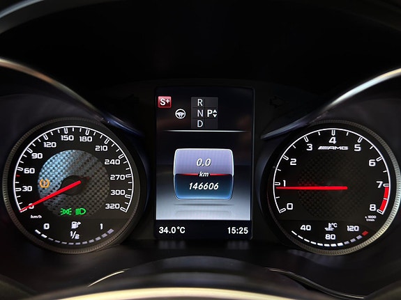 Mercedes-Benz C63 26 of 30