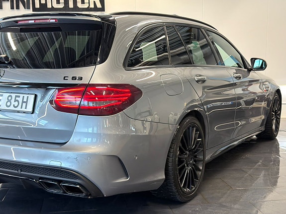Mercedes-Benz C63 13 of 30