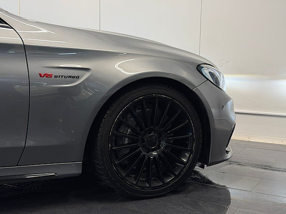 Mercedes-Benz C63 15 of 30