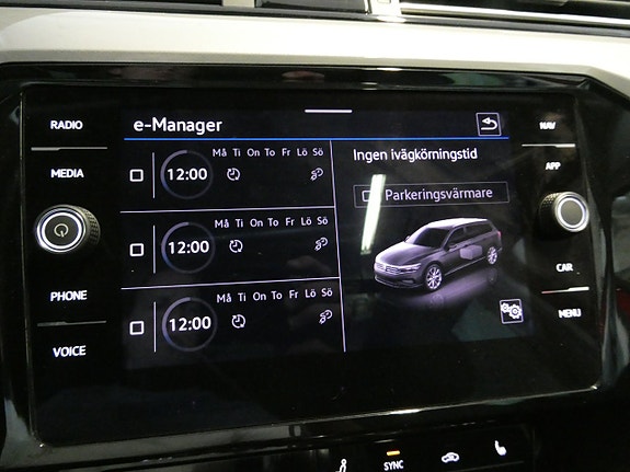 Volkswagen Passat 24 of 24