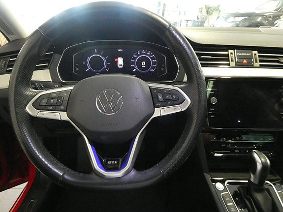 Volkswagen Passat 15 of 24