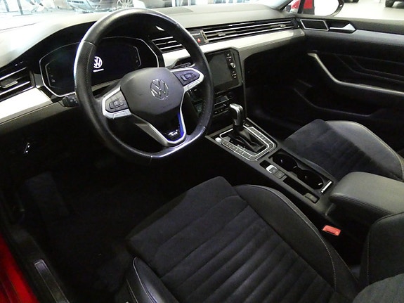 Volkswagen Passat 12 of 24