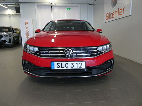 Volkswagen Passat 10 of 24