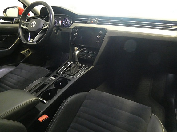 Volkswagen Passat 13 of 24