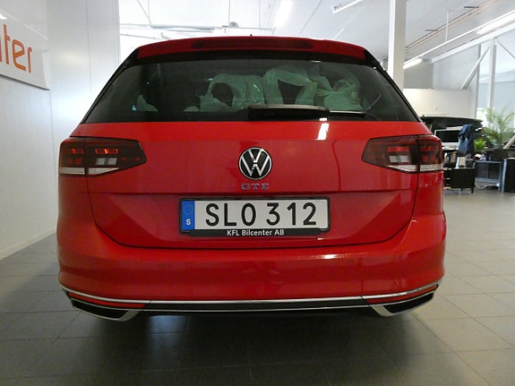 Volkswagen Passat 7 of 24