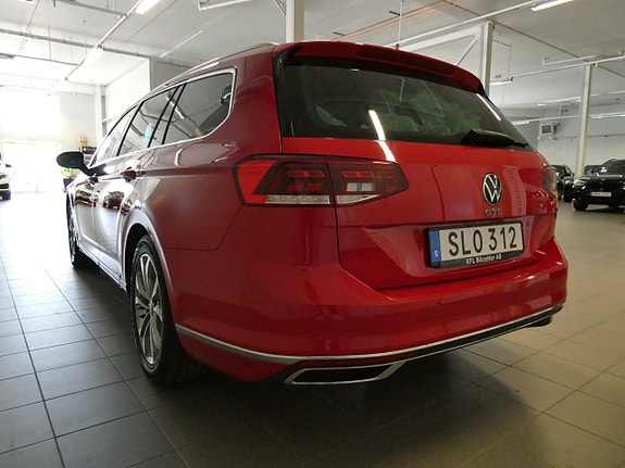 Volkswagen Passat 8 of 24