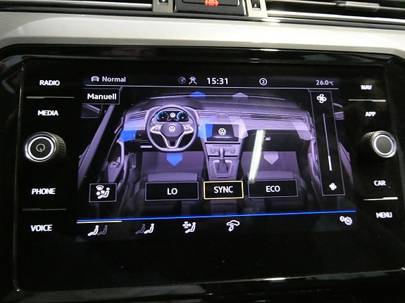 Volkswagen Passat 22 of 24
