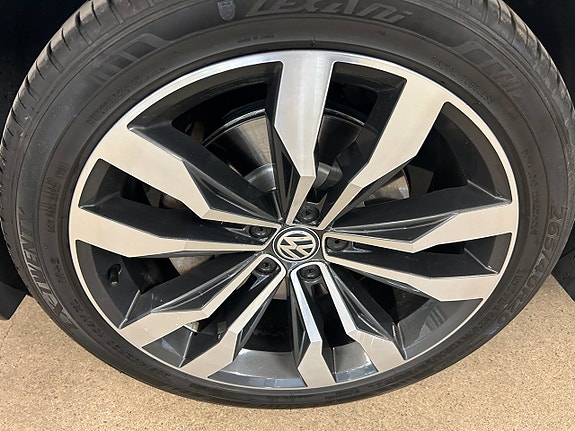 Volkswagen Tiguan 25 of 25