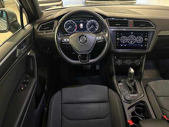 Volkswagen Tiguan 10 of 25