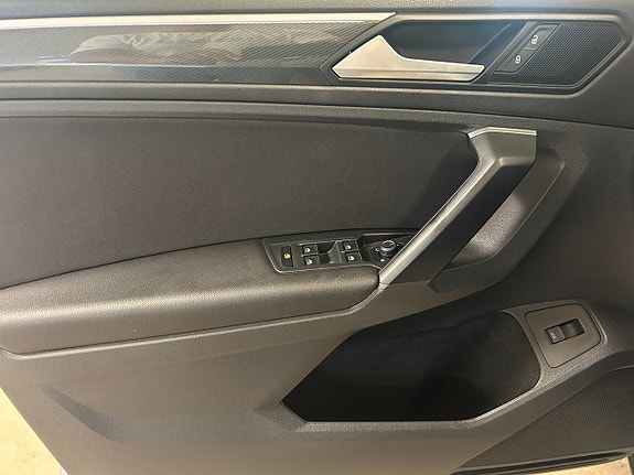Volkswagen Tiguan 12 of 25