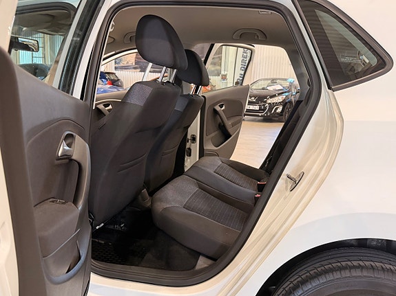 Volkswagen Polo 9 of 18