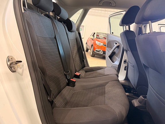Volkswagen Polo 10 of 18