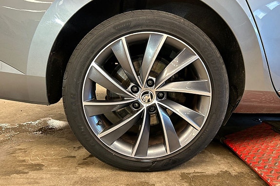 Skoda Superb 9 of 26